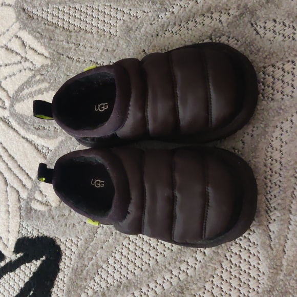 Uggs kids slippers - Picture 2 of 6